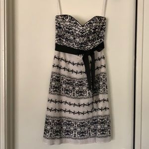 Black and white strapless dress